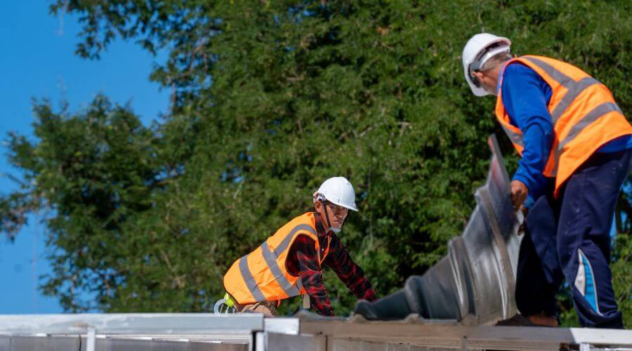 Professional gutter cleaning in Brandon, IA